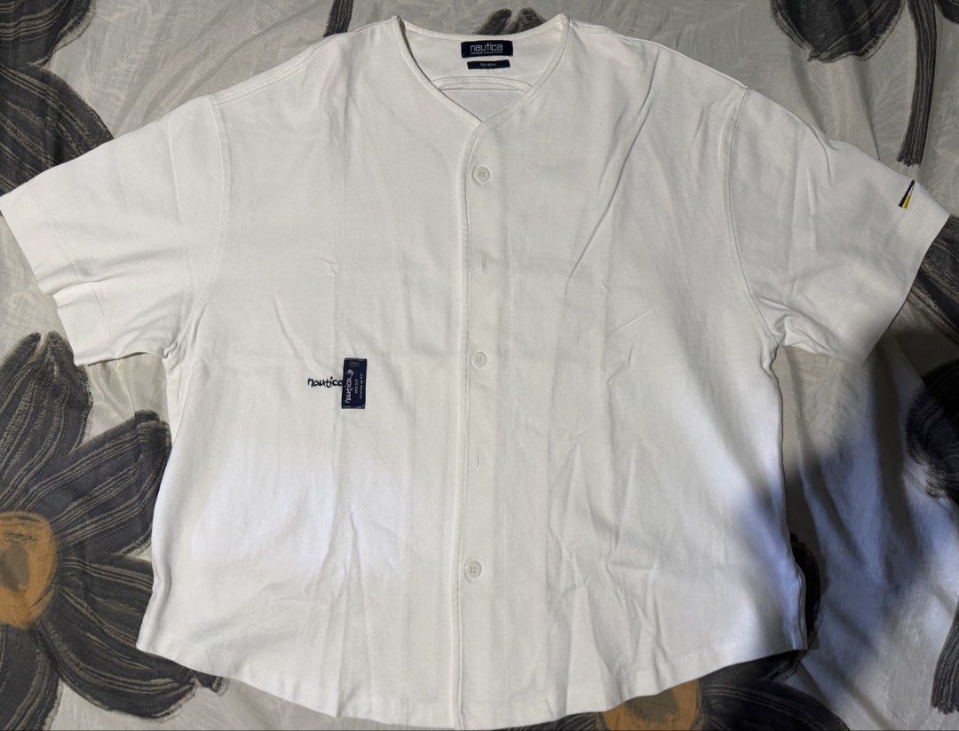 Nautica JP Baseball Shirt (Category: Tshirts & Polo Shirts ) located in Manila. Submitted by neural12344 (Listing ID 1466190437, Image 1). Description: Nautica JP Baseball Shirt Too Heavy.