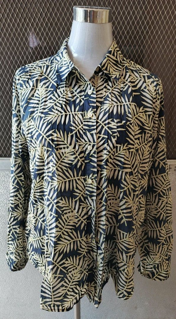 Navy Blue Palm Leaf Print Long Sleeve Button-Down Shirt (Category: Longsleeves) located in Cebu City. Submitted by violacloset (Listing ID 1466225599, Image 1). Description: Measurements: length: 25 width: 22.
