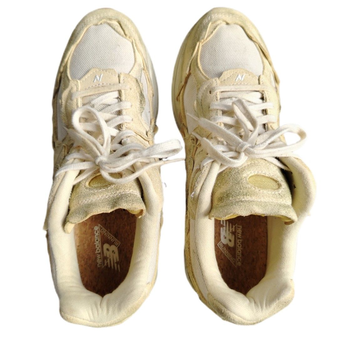 NB New Balance 2002R Protection Pack - Distressed (Category: Sneakers) located in Los Banos. Submitted by _yeyey_ (Listing ID 1466241382, Image 3). Description: M2002RDG Very good condition The distressed appearance is an intentional, factory-made design..