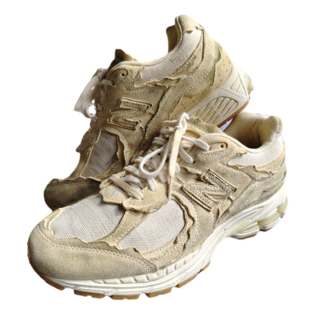 NB New Balance 2002R Protection Pack - Distressed (Category: Sneakers) located in Los Banos. Submitted by _yeyey_ (Listing ID 1466241382, Image 1). Description: M2002RDG Very good condition The distressed appearance is an intentional, factory-made design..