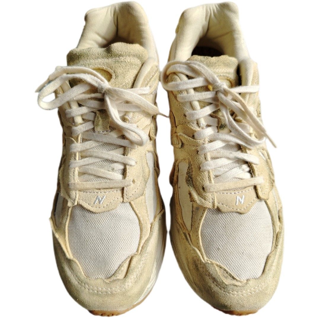 NB New Balance 2002R Protection Pack - Distressed (Category: Sneakers) located in Los Banos. Submitted by _yeyey_ (Listing ID 1466241382, Image 2). Description: M2002RDG Very good condition The distressed appearance is an intentional, factory-made design..
