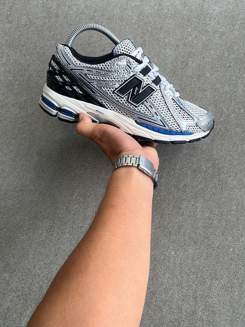 NEW BALANCE 1906R METALLIC BLUE (Category: Shoe inserts) located in Butuan. Submitted by jacobfrost (Listing ID 1466335415, Image 1). Description: Size 7 us womens 38 eur 23.5 cm Excellent condition minor sign of usage .