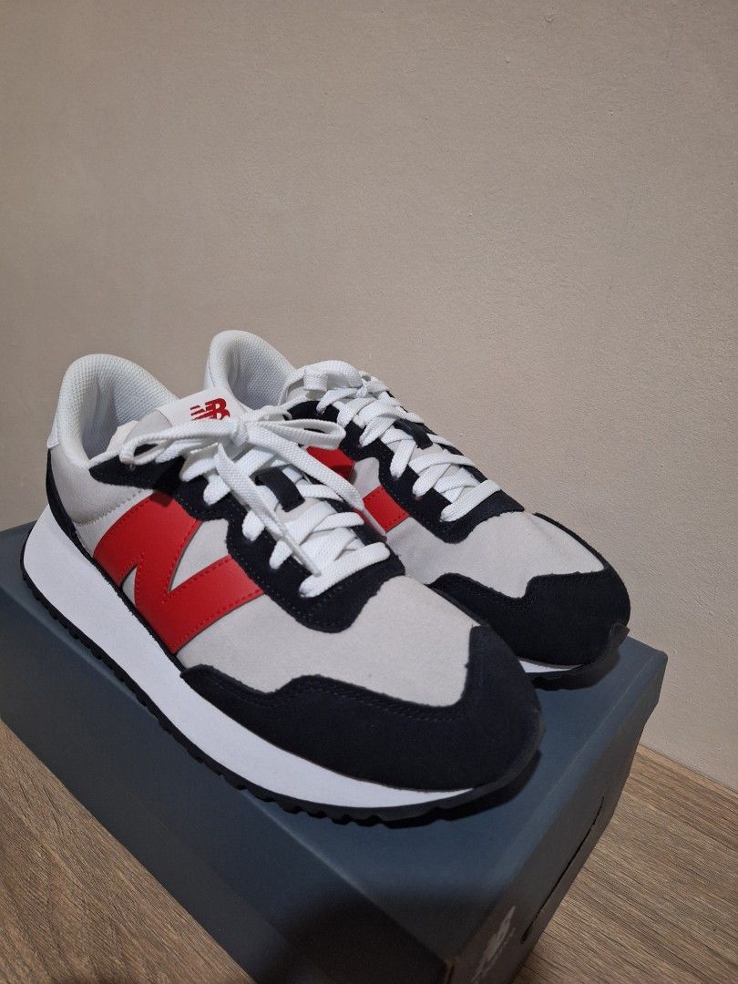 New Balance 273 Classic (Category: Sneakers) located in Tuguegarao City. Submitted by ryo38122 (Listing ID 1466328928, Image 2). Description: Brand New | 100% Original Complete with original box & paper bag New Balance 237 Classic Color: Black Size: Men's 9 US | Women's 10.5 US | 8.5 UK | 42.5 EU | 27 CM SRP: ₱5,995 Selling for only ₱2,800 Location/Meet-up: Tuguegarao City Nationwide shipping via J&T or LBC.