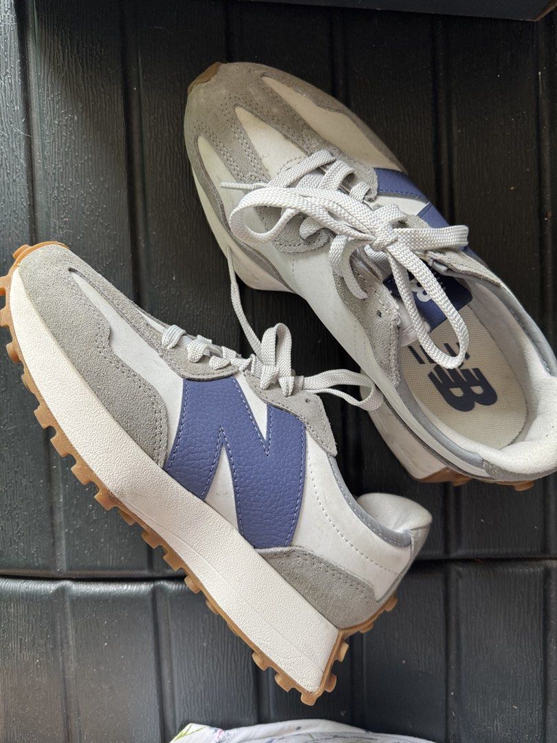 New Balance 327 (Category: Sneakers) located in Manila. Submitted by dccorpuz (Listing ID 1466167194, Image 1). Description: New Balance 327 - Size: Women's US 7 / UK 5 / EU 37.5 - Inclusion: Comes with original shoebox Bought in Zalora Barely used.