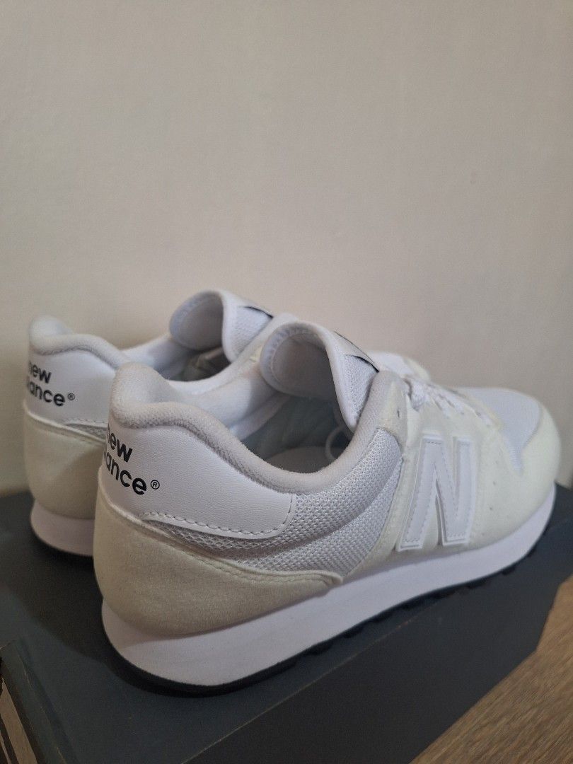New Balance 500 Classic (Category: Sneakers) located in Tuguegarao City. Submitted by ryo38122 (Listing ID 1466328611, Image 3). Description: Brand New | 100% Original Complete with original box & paper bag New Balance 500 Classic Color: White Size: Men's 8 US | Women's 9.5 US | 7.5 UK | 41.5 EU | 26 CM SRP: ₱4,995 Selling for only ₱2,000 Location/Meet-up: Tuguegarao City Nationwide shipping via J&T or LBC.