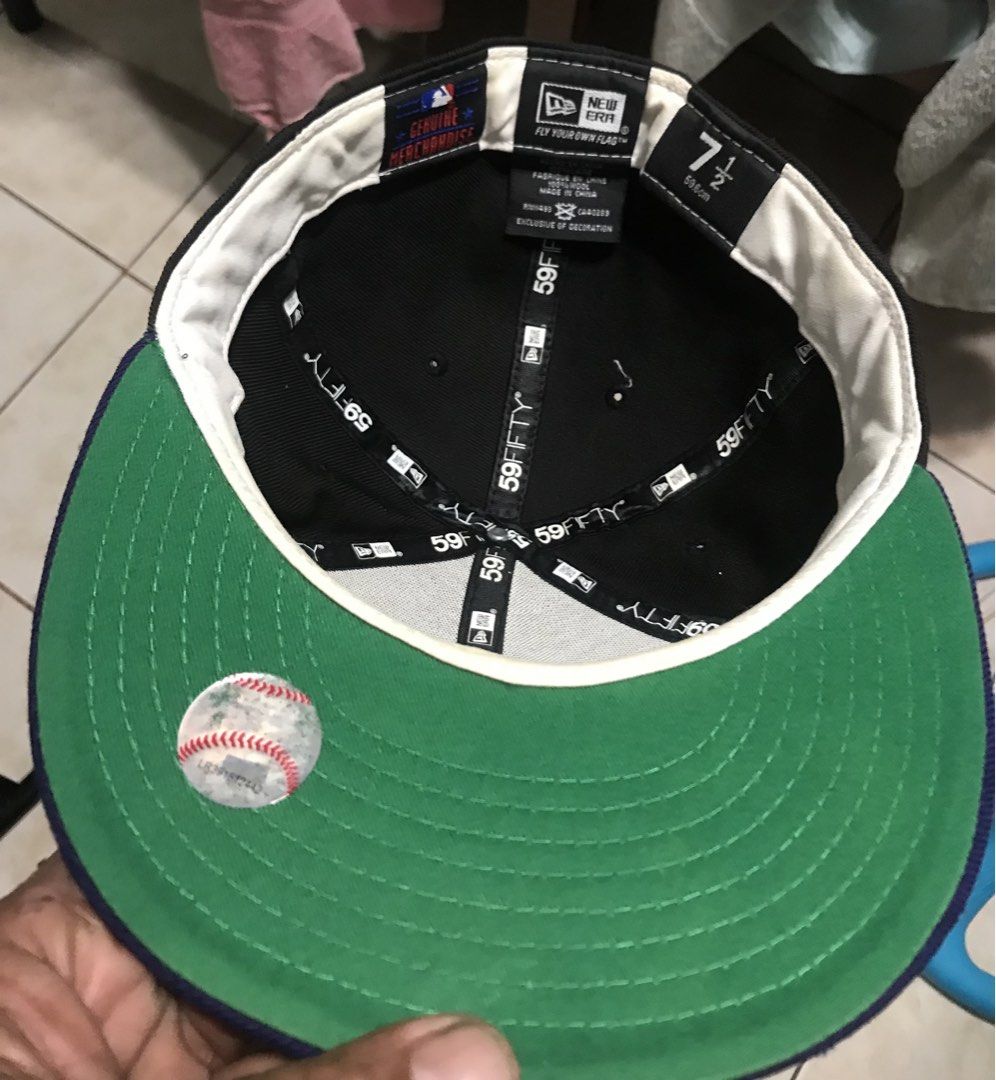 New era - vintage one size cap (Category: Caps & Hats) located in Manila. Submitted by avecillaa57811 (Listing ID 1466157353, Image 2). Description: ❗️7 1/2 ❗️💯 wool.