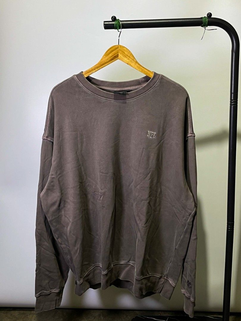NFL STAND OUT AS ME SWEATSHIRT (Category: Tshirts & Polo Shirts ) located in Davao. Submitted by nmd.archives (Listing ID 1466187009, Image 2). Description: XL on tag 28 x 30.5 (fits 3XL) Color rate and condition: 9.5/10 Stone washed No issue.