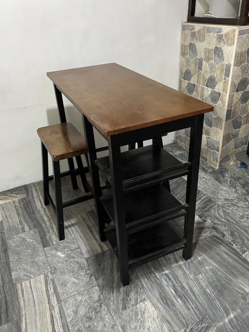 Nifty Bar Dining Set (Category: Tables & Sets) located in Pasig City. Submitted by ohohmiks (Listing ID 1466198066, Image 1). Description: 📍Pasig.