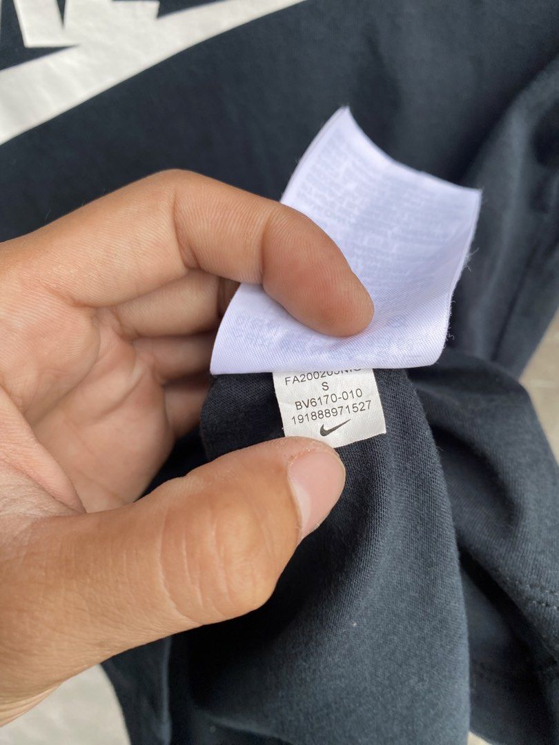 NIKE (Category: Shirts) located in Panabo. Submitted by banjogores (Listing ID 1466201121, Image 3). Description: 𝗗𝗜𝗠𝗘𝗦:15x22 𝗦𝗜𝗭𝗘:XS to S ‎𝗖𝗢𝗟𝗢𝗥 𝗥𝗔𝗧𝗘:10/10 ‎𝗖𝗢𝗡𝗗𝗜𝗧𝗜𝗢𝗡: EXELLENT CONDITION ‎𝗜𝗦𝗦𝗨𝗘: NO.