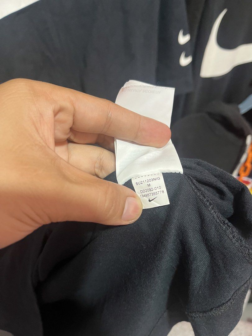 NIKE (Category: Tshirts & Polo Shirts ) located in Ipil. Submitted by cris_1999_fire (Listing ID 1466283201, Image 3). Description: Nike Width: 22 Length: 32 Excellent Good as new.