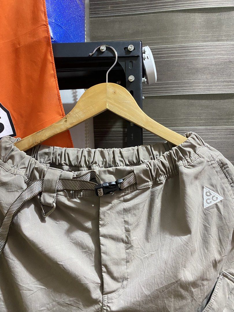 Nike ACG ‘trail summit’ multi pocket short (Category: Shorts) located in Calamba. Submitted by sonworld_ (Listing ID 1466166133, Image 3). Description: Modern multi pocket trail short width: 30 - 38 adjustable length: 20 Excellent condition | as new (from convertible pants) 🏷️ 2,000.