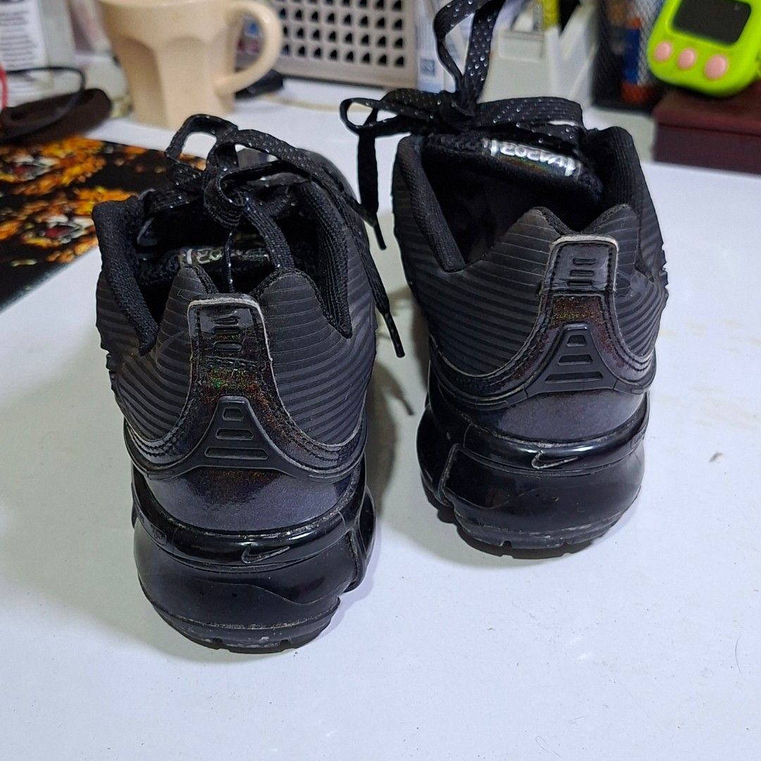 Nike Air VaporMax 360 (Category: Sneakers) located in Baguio. Submitted by 888akifu (Listing ID 1466335244, Image 3). Description: Nike Air VaporMax 360 • US 7 • black, green strike • used - what you see is what you get • shoelaces replaced J&T courier Mabini DA if Baguio area .