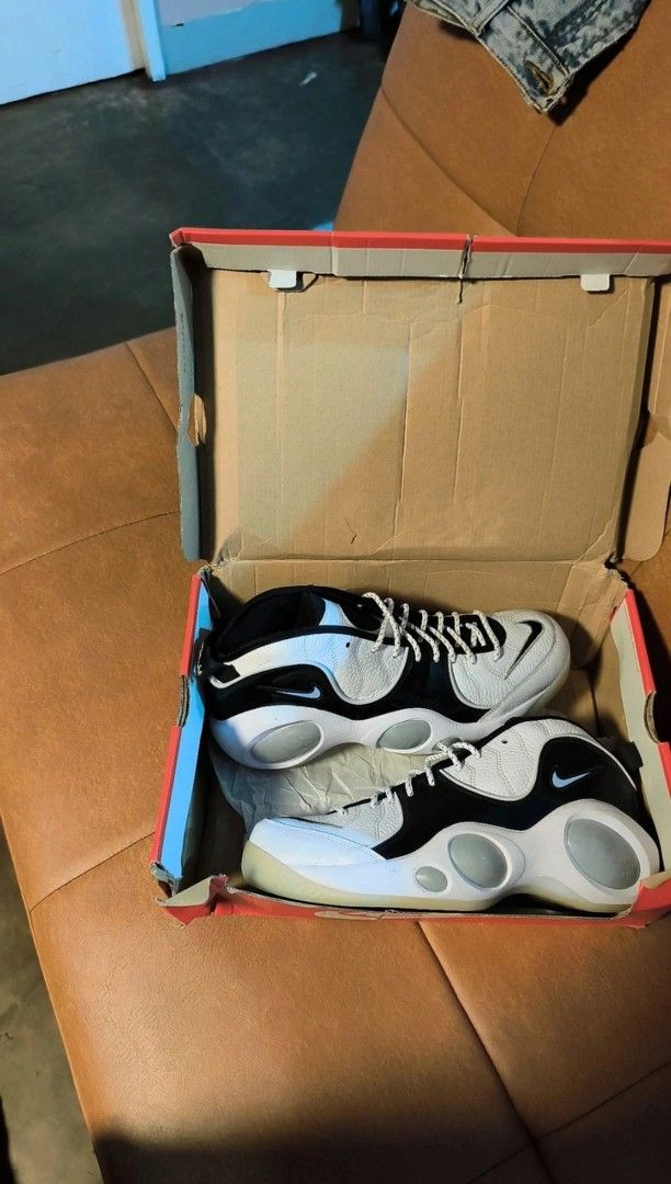 Nike Air Zoom Flight Five Black White (Category: Sneakers) located in Manila. Submitted by elgrcyu25826 (Listing ID 1466209807, Image 1). Description: nego .