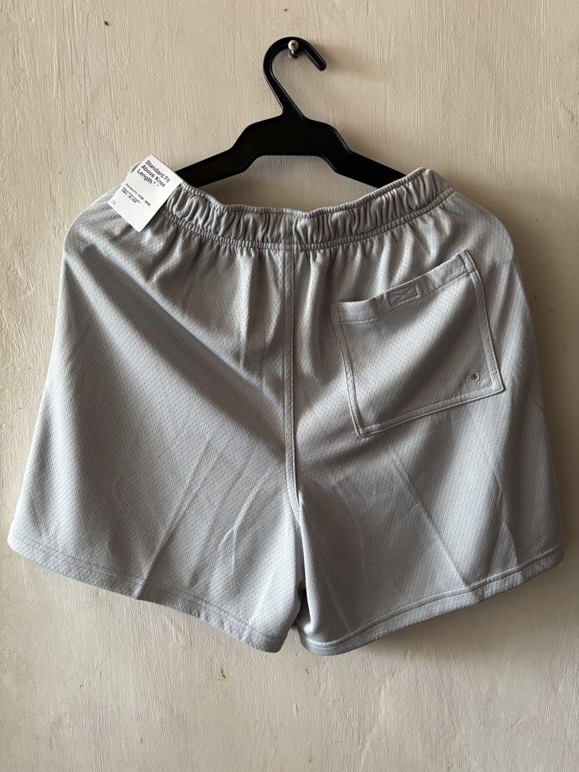 Nike club flow shorts (Category: Shorts) located in Paranaque City. Submitted by kgreyes (Listing ID 1466163298, Image 2). Description: Size: small Above knee length Brand new 1500 plus sf Parañaque city.