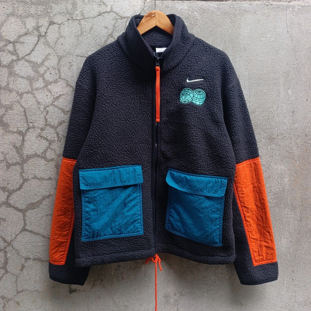 Nike CNY Fleece Jacket (Category: Coats, Jackets and Outerwear) located in Aritao. Submitted by kami.seta (Listing ID 1466231013, Image 1). Description: SIZE-M-L LENGTH-27 WIDTH-22½ COLOR & CONDITION-9.5/10 NO ISSUE.