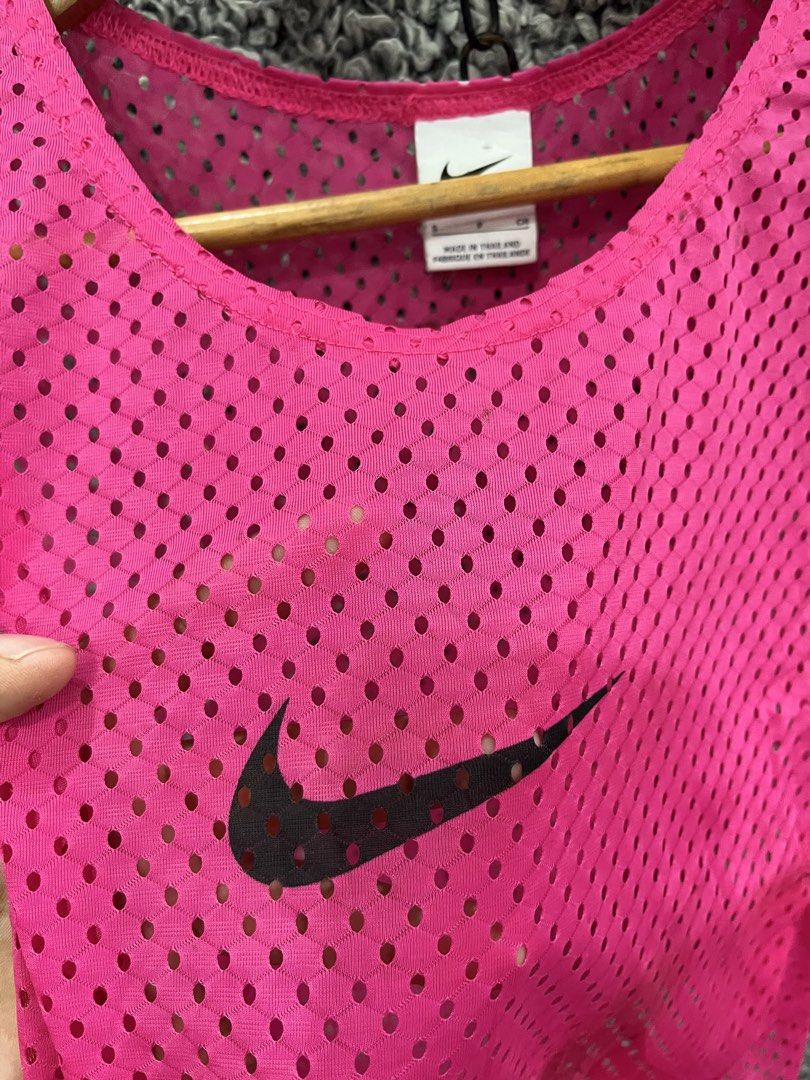Nike Dri-FIT Park 20 Training Bib | Size S (Category: Activewear) located in General Trias. Submitted by zrchustle.604 (Listing ID 1466167620, Image 2). Description: Nike Dri-FIT Park 20 Training Bib (often referred to as a soccer scrimmage vest or pinnie) in Vivid Pink/Black. It is constructed from a lightweight, breathable mesh fabric designed to be layered over jerseys or t-shirts during athletic training sessions and sports scrimmages. need w
