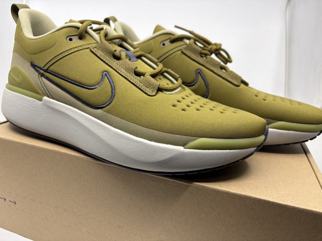Nike E-Series 1.0 Olive Green US 11 (Category: Sneakers) located in Manila. Submitted by rob.fesalbon (Listing ID 1466254863, Image 2). Description: - Brand: Nike E-Series 1.0 - Color: Olive green with dark blue swoosh and chunky gray midsole - Size: US 11 / UK 10 / EUR 45 - Condition: Brand new, never worn, pristine condition - Inclusions: Original brown shoebox included.