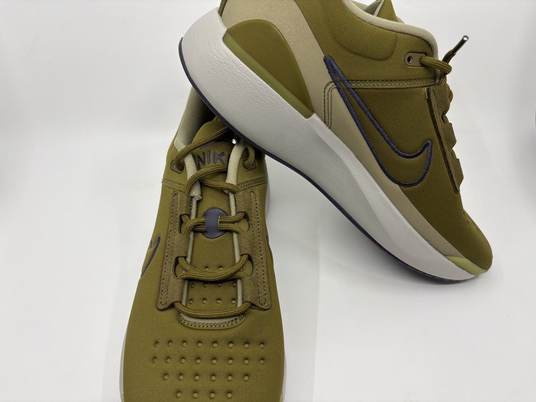 Nike E-Series 1.0 Olive Green US 11 (Category: Sneakers) located in Manila. Submitted by rob.fesalbon (Listing ID 1466254863, Image 3). Description: - Brand: Nike E-Series 1.0 - Color: Olive green with dark blue swoosh and chunky gray midsole - Size: US 11 / UK 10 / EUR 45 - Condition: Brand new, never worn, pristine condition - Inclusions: Original brown shoebox included.