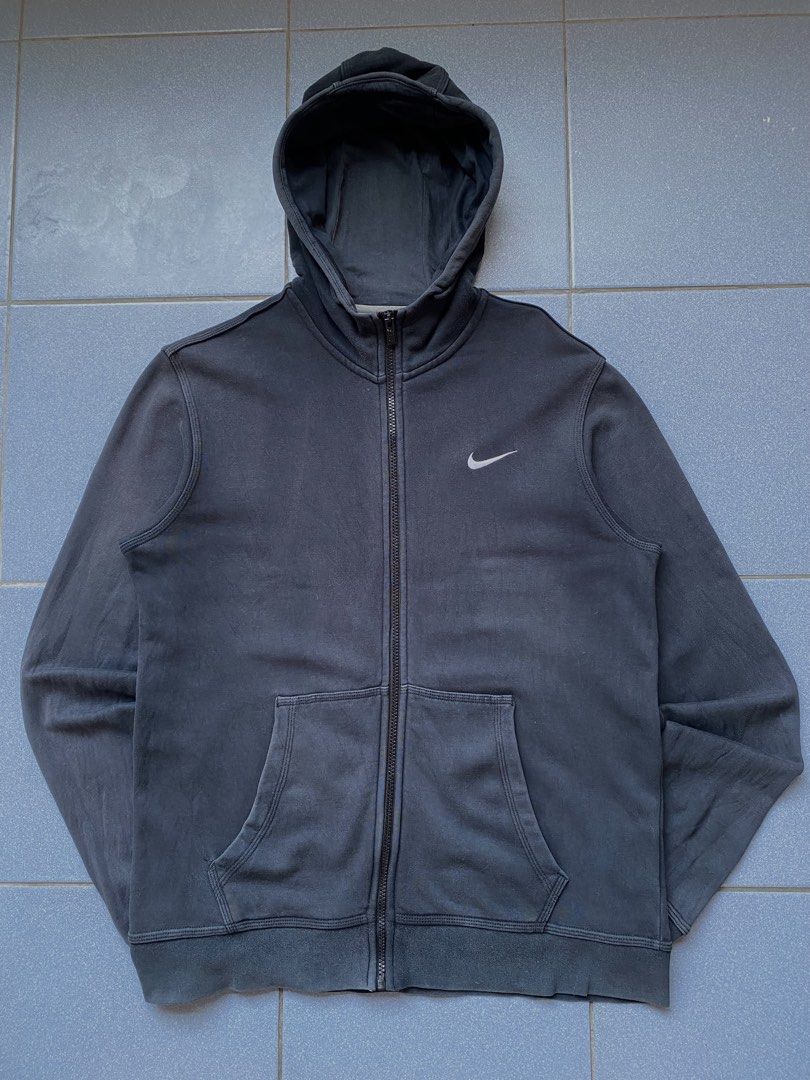 NIKE FLECE (Category: Hoodies) located in Cabuyao City. Submitted by badthrift_pat (Listing ID 1466216880, Image 1). Description: NIKE FLECE 👕WIDTH:21.5 👕LENGTH:28 COLOR RATE:8/10 🏷️:349.