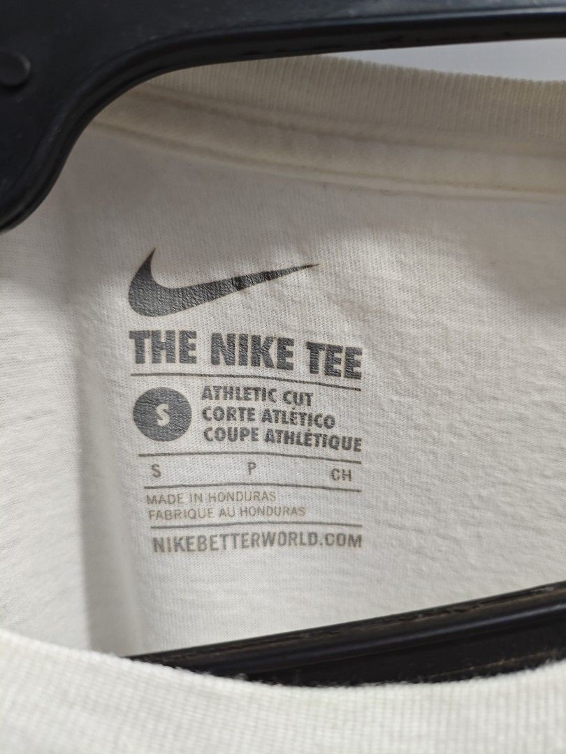 Nike Graphic Men Tshirt (Category: Everything Else Others) located in Baguio. Submitted by jayjay_apparel01 (Listing ID 1466207651, Image 2). Description: Nike Graphic Men Tshirt Color Rare 9/10 Complete Tags Cotton Tela Need Wash Size Medium Dimes 19 Width 27 Length Price P199.