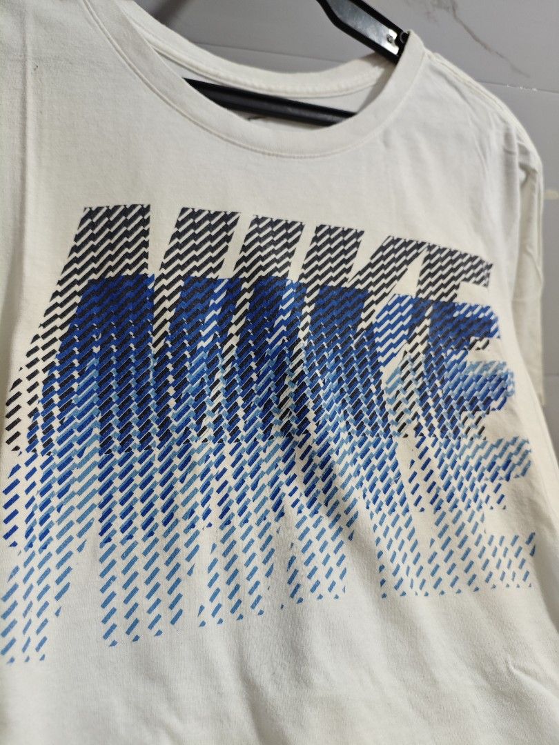 Nike Graphic Men Tshirt (Category: Everything Else Others) located in Baguio. Submitted by jayjay_apparel01 (Listing ID 1466207651, Image 3). Description: Nike Graphic Men Tshirt Color Rare 9/10 Complete Tags Cotton Tela Need Wash Size Medium Dimes 19 Width 27 Length Price P199.