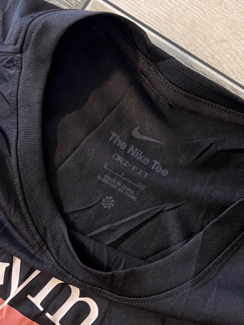 Nike gym shirt (Category: Activewear) located in Silay City. Submitted by jeffreyxsummer (Listing ID 1466251174, Image 3). Description: See photo for more details.