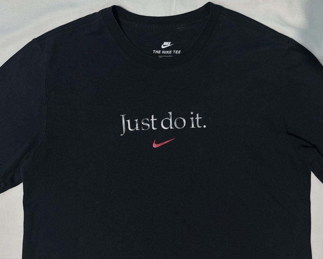 NIKE Mens Tee (Category: Tshirts & Polo Shirts ) located in Manila. Submitted by tindero_ng_ano (Listing ID 1466193435, Image 2). Description: NIKE Mens Tee -Condition: Like New -Size: Medium US Mens (Athletic Cut) -Dimensions: -Pit-to-Pit Width: 20” -Shoulder Width: 18” -Length: 27.5” -Sleeve Length: 10” -Color Rate: 9/10 -RFS: decluttering -Price: 500.
