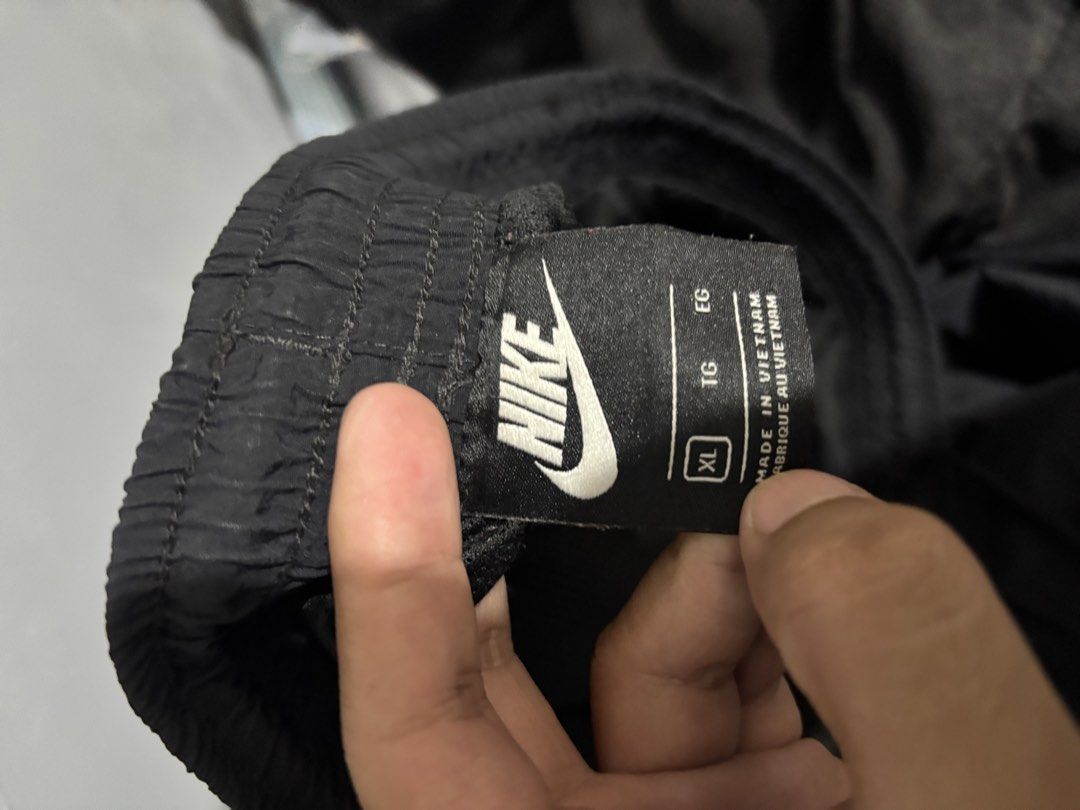 Nike Nylon Jogger pants (Category: Joggers) located in Bacolor. Submitted by dandaofficial25 (Listing ID 1466176742, Image 3). Description: 28-38W 40L.