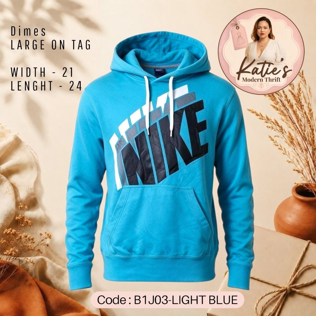 NIKE PULLOVER HOODIE - unisex (Category: Coats, Jackets and Outerwear) located in Morong. Submitted by katiesmodernthrift (Listing ID 1466325968, Image 1). Description: ‎📍 AUTHENTICITY HAS BEEN VERIFIED BY THE SELLER. ‎ ‎📍 GUARANTEED VINTAGE AND ORIGINAL. ‎ ‎📍 ALL PHOTOS WERE PERSONALLY PROVIDED BY THE SELLER WITHOUT ANY FILTERS. ‎ ‎📍 WE ONLY USE LIGHTING EQUIPMENT. ‎ ‎❤THANK YOU SO MUCH❤ ‎🔆🔆 Katie’s Modern Thrift 🔆🔆.