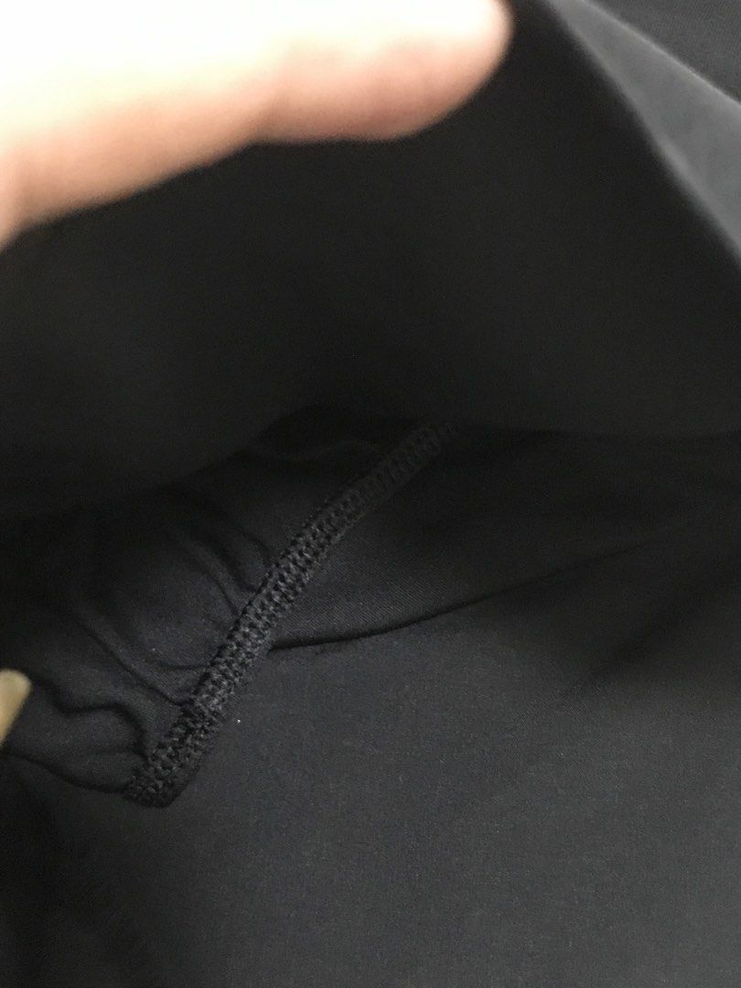 Nike Running Short (Category: Activewear) located in Manila. Submitted by freshlemon58885 (Listing ID 1466277787, Image 2). Description: Looks New Xs on tag Minor issue not noticeable Please refer to the last photos .