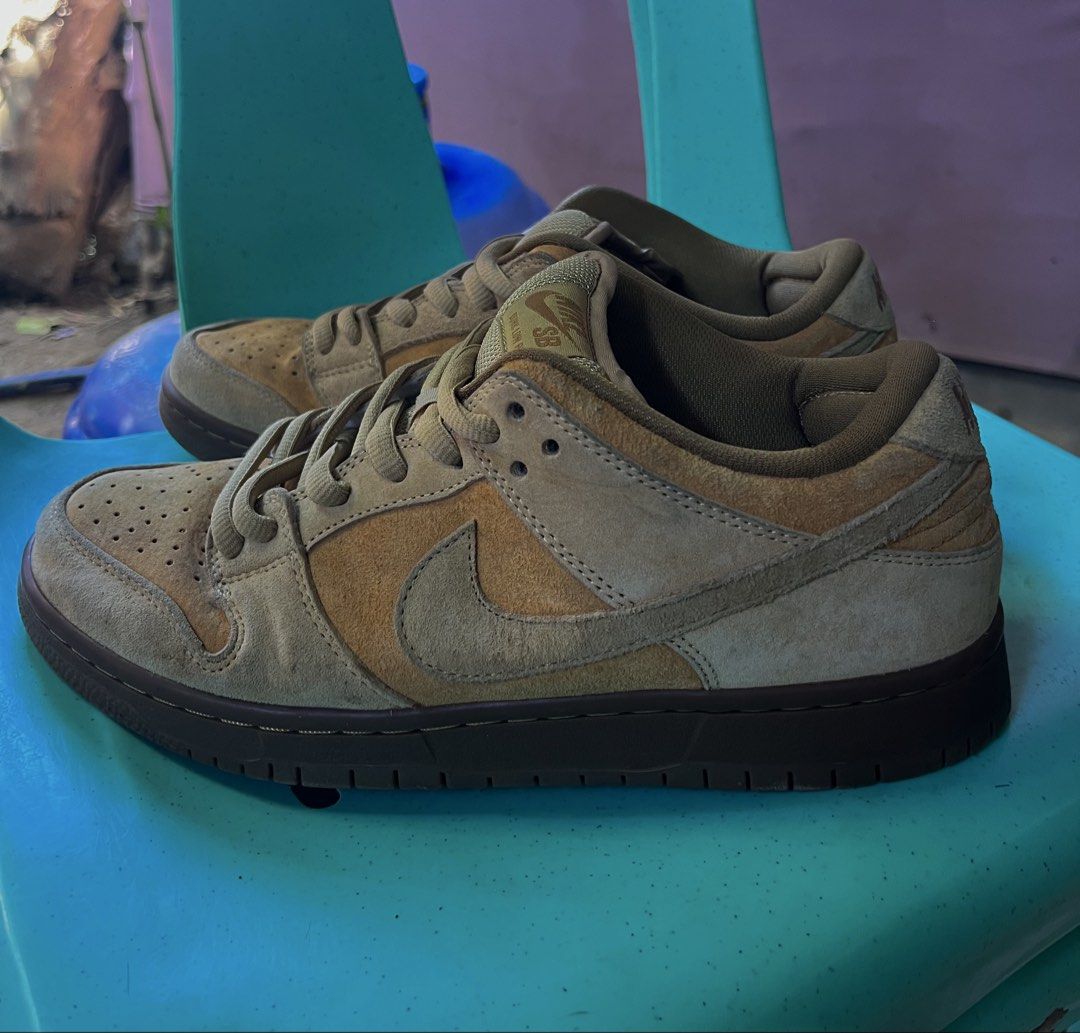 Nike SB Dunk Low Wheat 2017 883232-700 (Category: Sneakers) located in Cebu City. Submitted by pick2zeroo (Listing ID 1466218896, Image 2). Description: Nike SB Dunk Low Wheat from 2017. Style code 883232-700. Brown suede upper, gum sole. Size 9.5. Grab these classic skate shoes. SOLID NETO PANG PSG NYO EXCELLENT CONDITION THRIFTED LANG PO ETO , WAG MAG EXPECT BRAND NEW DM📩📩📩.