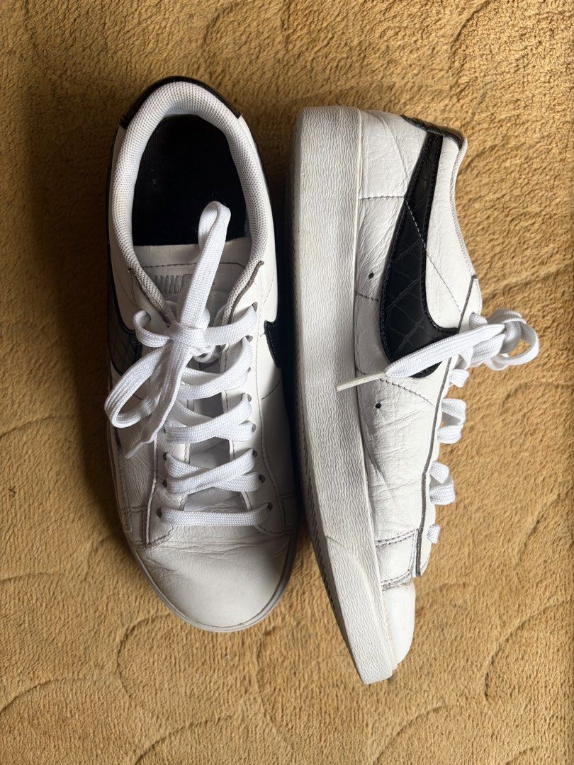 Nike shoes (Category: Sneakers) located in Virac. Submitted by cams_2601 (Listing ID 1466276808, Image 1). Description: May some areas na need idikit pero si naman halata yung defects May konti stain Dm me to negotiate the price Size: 38.5 .
