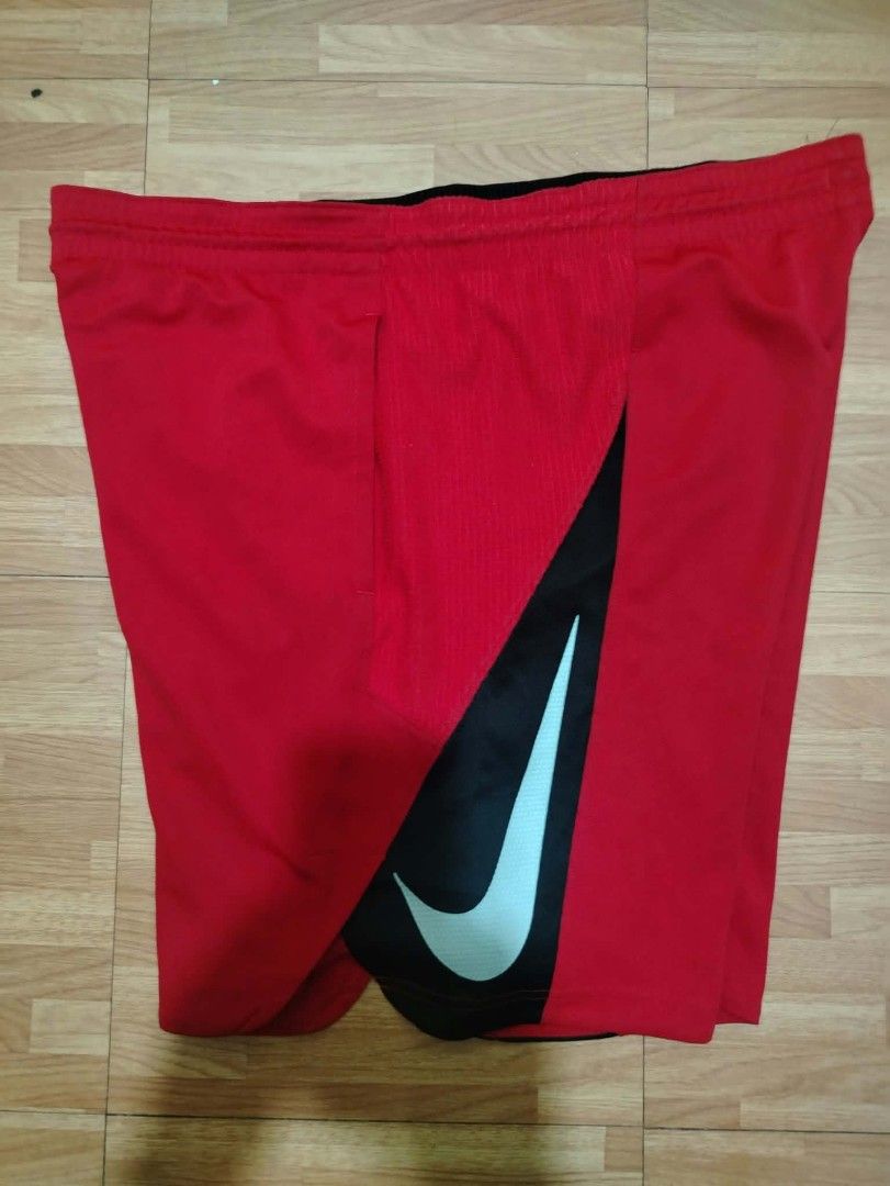 Nike side swoosh short (Category: Shorts) located in Lal-Lo. Submitted by keenlion_7de5f3 (Listing ID 1466329831, Image 2). Description: - Dimes:36w by 20.5L - Size:Xxl on tag - issue:none - plus SF -payment first before ship -Negotiable naman po.