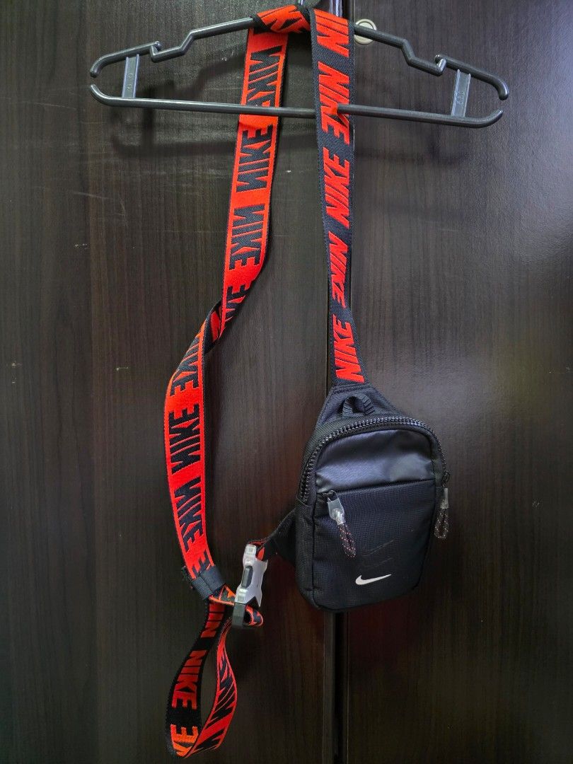 Nike sling bag (Category: Sling Bags) located in Manila. Submitted by pvjay (Listing ID 1466162535, Image 2). Description: .