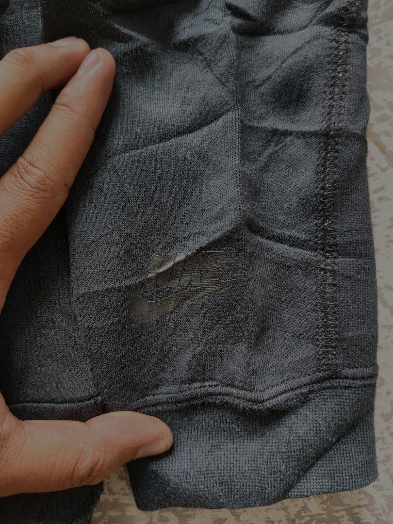 Nike Tech fleece hoodie jacket (Category: Coats, Jackets and Outerwear) located in Cabadbaran. Submitted by jem1124 (Listing ID 1466196752, Image 3). Description: 23.5 width 27 front length 29.5 back length excellent condition No issue.