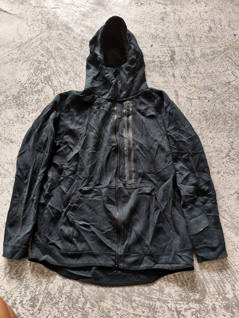 Nike Tech fleece hoodie jacket (Category: Coats, Jackets and Outerwear) located in Cabadbaran. Submitted by jem1124 (Listing ID 1466196752, Image 2). Description: 23.5 width 27 front length 29.5 back length excellent condition No issue.