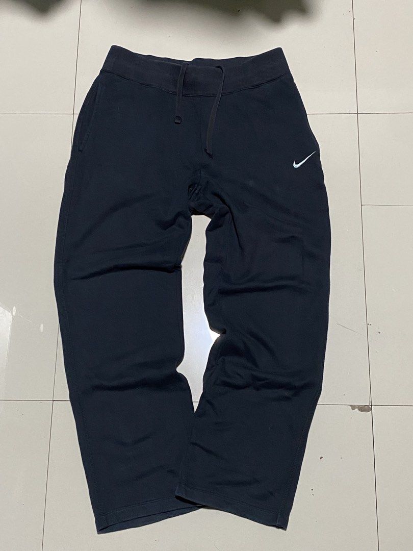 Nike The Athletic Dept. Black Sweatpants Size L (Category: Joggers) located in Baguio. Submitted by yunothewizardking (Listing ID 1466276102, Image 1). Description: - Brand: Nike (The Athletic Dept.) - Color: Black - Size: Large (L) - Features: Embroidered front swoosh, back pocket with athletic dept. tag, adjustable drawstring waistband - Condition: Good pre-loved condition, thick and comfortable fabric - Ideal for: Casual streetwear, workouts, 