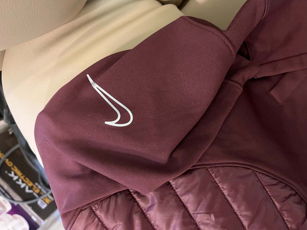 Nike therma-fit (Category: Longsleeves) located in Lucena. Submitted by fiercemoon-a25a79 (Listing ID 1466277467, Image 3). Description: .