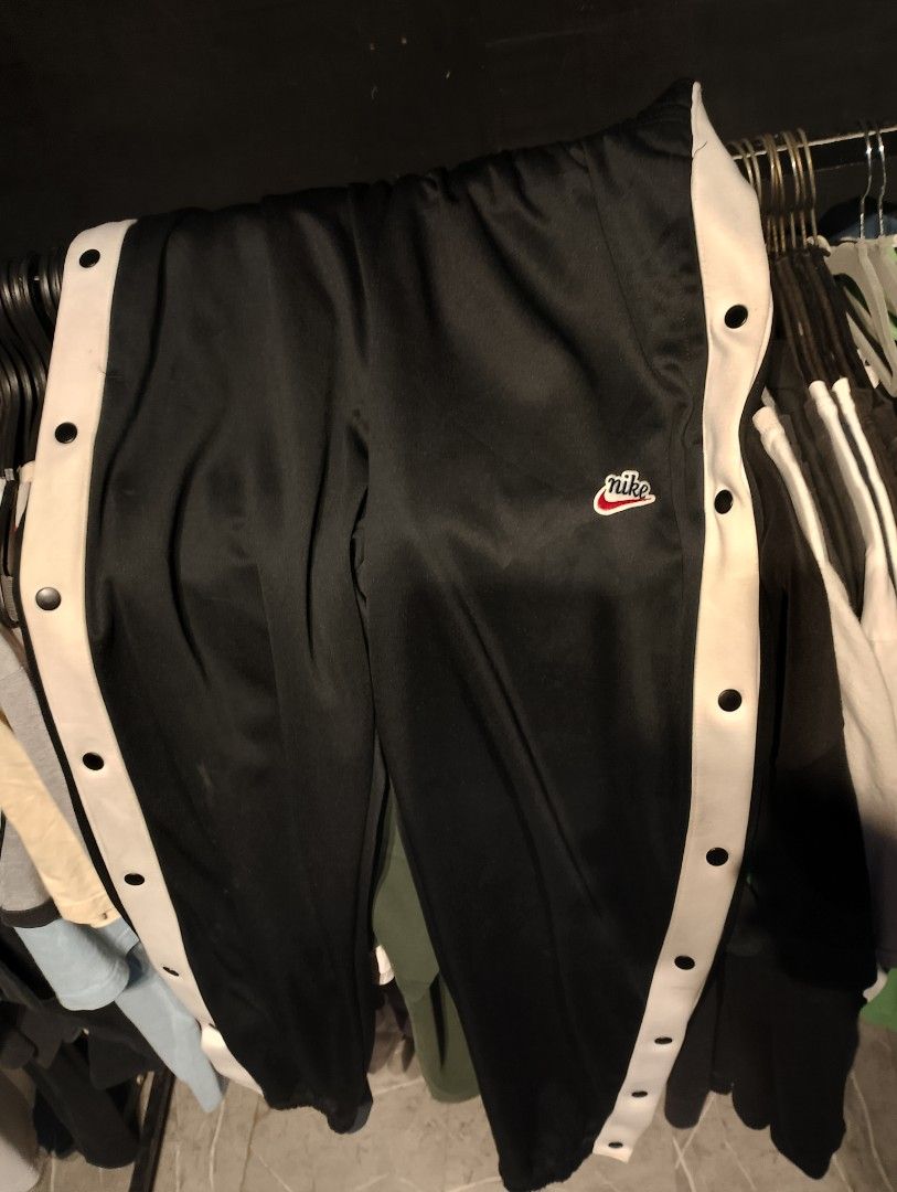 Nike Vintage Button Up Track Pants Black White (Category: Joggers) located in Manila. Submitted by adrianaban04817 (Listing ID 1466247728, Image 1). Description: Nike size XXL on tag free size need wash only .