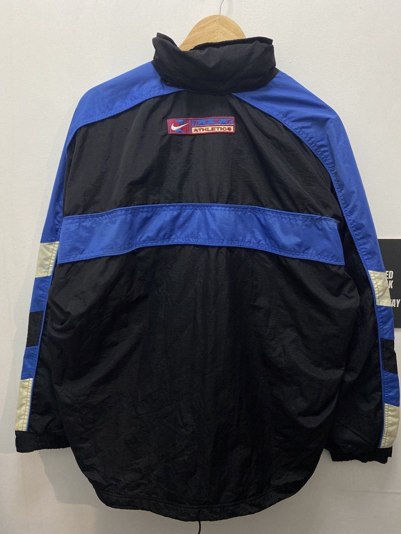 NIKE VINTAGE WINDBREAKER (Category: Coats, Jackets and Outerwear) located in Ipil. Submitted by fmgthriftco. (Listing ID 1466242901, Image 2). Description: Dimes: 25x29 Color rate: 9.8/10 Excellent condition .