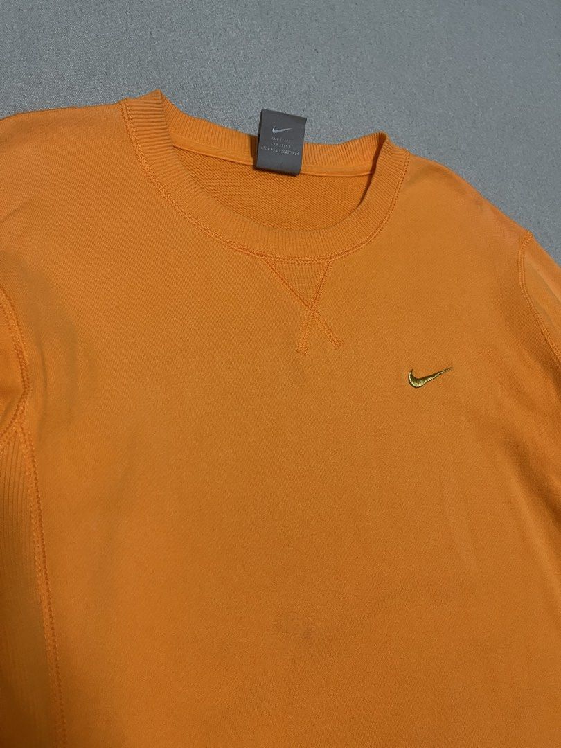 Nike Vintage y2k Embroid Jacket (Category: Coats, Jackets and Outerwear) located in Bulacan. Submitted by sanjisthrift (Listing ID 1466309248, Image 2). Description: Size Medium Women’s Width 17.5 Length 24.5 Very Good Condition 9/10 Minor stains.