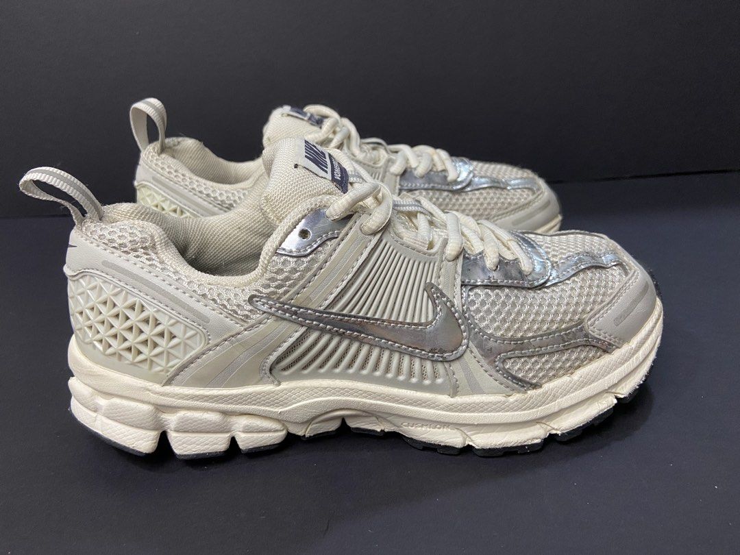 Nike Vomero 5 Photon Dust (Category: Sneakers) located in Cebu City. Submitted by jvlz97 (Listing ID 1466169640, Image 1). Description: Excellent Condition No Box 5.5 to 6 Womens.