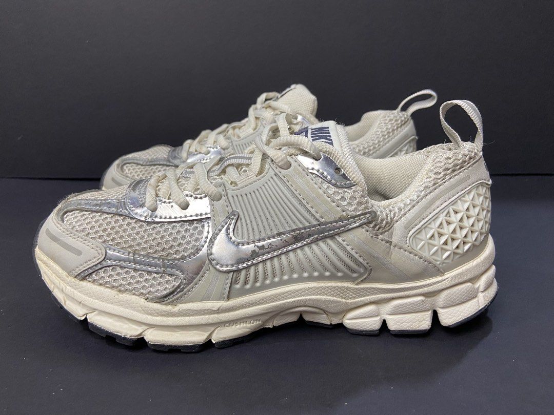 Nike Vomero 5 Photon Dust (Category: Sneakers) located in Cebu City. Submitted by jvlz97 (Listing ID 1466169640, Image 2). Description: Excellent Condition No Box 5.5 to 6 Womens.