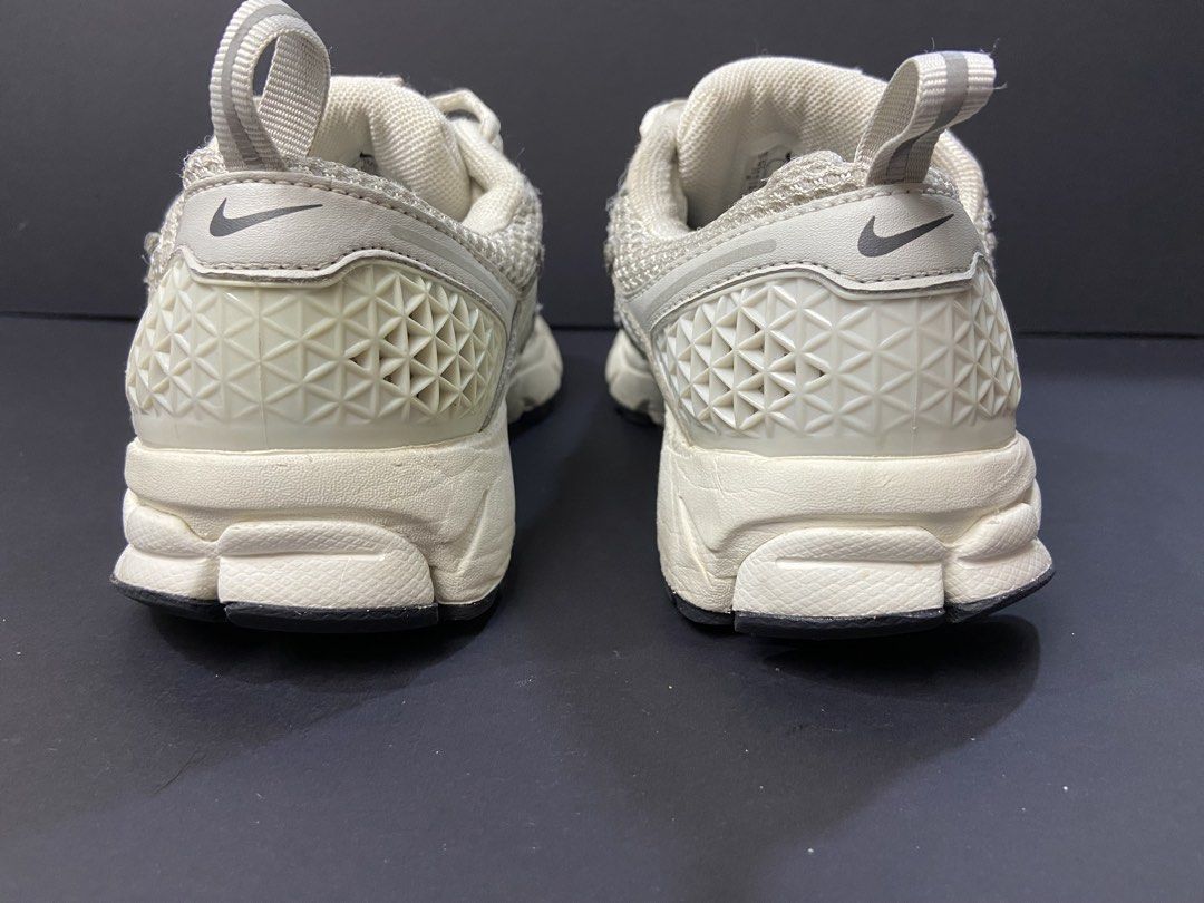Nike Vomero 5 Photon Dust (Category: Sneakers) located in Cebu City. Submitted by jvlz97 (Listing ID 1466169640, Image 3). Description: Excellent Condition No Box 5.5 to 6 Womens.