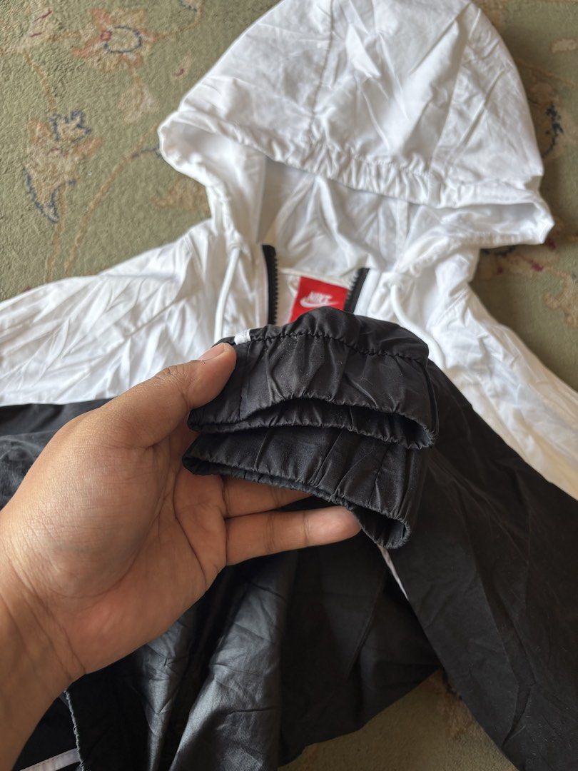 Nike Windrunner Women's zip up jacket (Category: Coats, Jackets and Outerwear) located in General Santos City (Dadiangas). Submitted by scrtshp (Listing ID 1466172351, Image 3). Description: 21x22-25 Size L actual for HER no issue/In excellent condition washed and ready to wear.