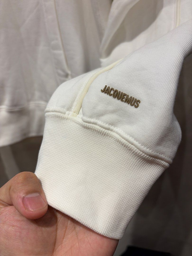 Nike x Jacquemus Le Hoodie (Category: Coats, Jackets and Outerwear) located in Manila. Submitted by stablesource (Listing ID 1466256906, Image 3). Description: Nike x Jacquemus Le Hoodie Size XS Dimension: 21 Width 26 Length Needwash Kindly Check All Details Before Purchase🤝.