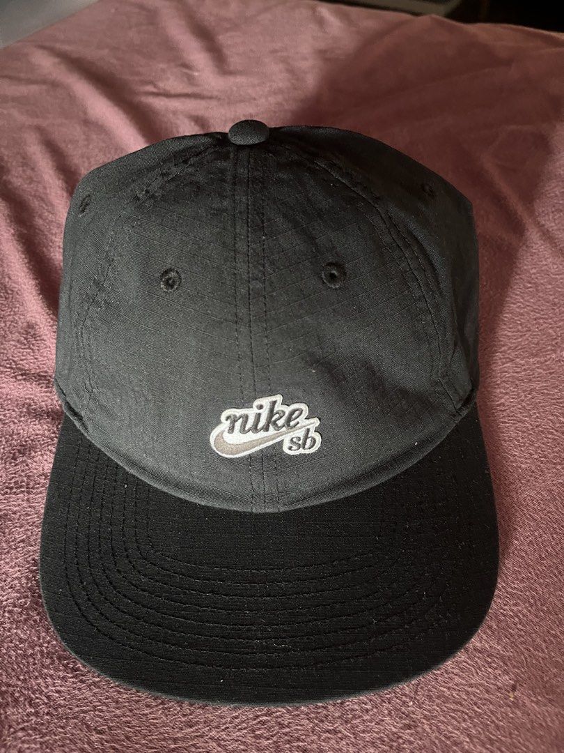 NikeSB panel (Category: Coats, Jackets and Outerwear) located in Binalbagan. Submitted by styxsfaren43098 (Listing ID 1466250860, Image 1). Description: NikeSB panel good as new no issue cr:10/10 price:1200 only pm.....