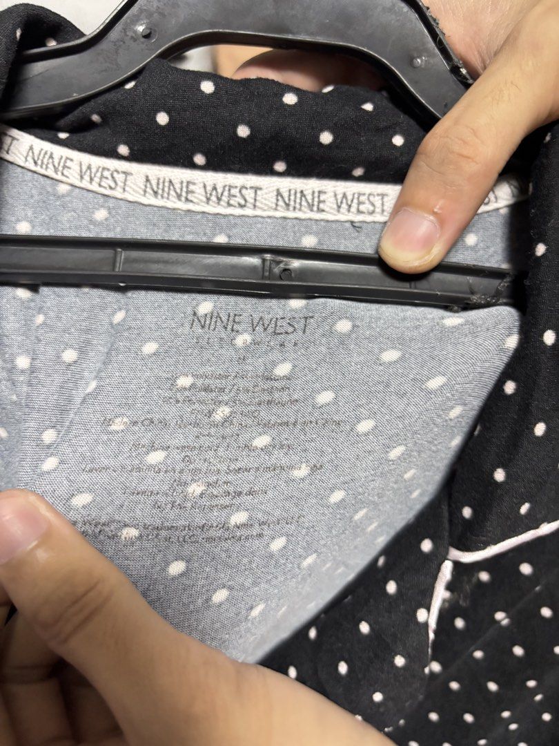 nine west sleepwear (Category: Blouses) located in Pila. Submitted by isabelasthriftclothes (Listing ID 1466300972, Image 2). Description: .