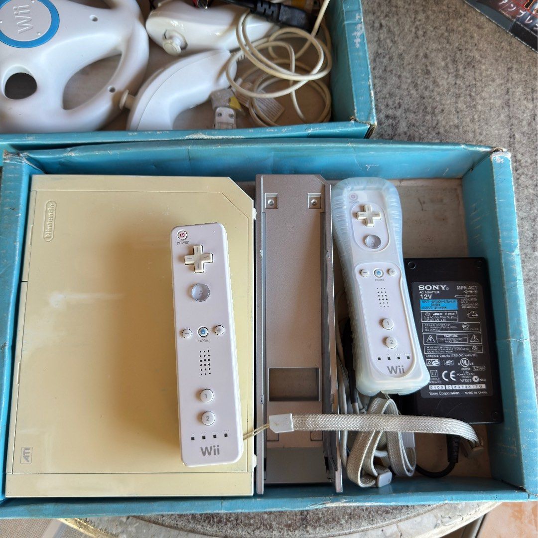 Nintendo Wii Console Bundle with Wheel and Resident Evil (Category: Nintendo) located in Cuyapo. Submitted by blacksheepshop (Listing ID 1466180274, Image 3). Description: AS IS, MAY POWER.