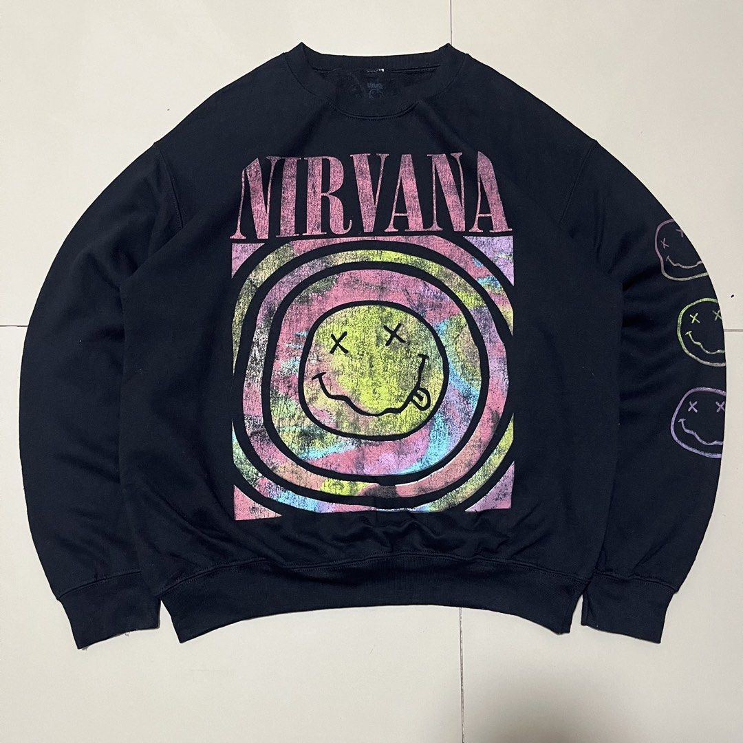 NIRVANA CREWNECK LONGSLEEVE (Category: Coats, Jackets and Outerwear) located in Manila. Submitted by balanse (Listing ID 1466167297, Image 2). Description: SIZE: M ON TAG DIMES: 23W X 28L EXCELLENT CONDITION 9.9 HONEST COLOR RATE. ISSUE: HAIRLINE.